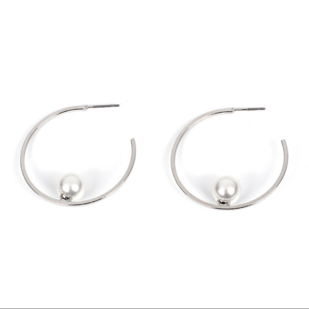 Faux Pearl Hoop Earrings - Picture 5 of 8